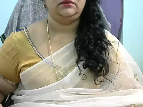 Snapshot of Naughty_Nityaa chatting on 03/06/25, 12:32 Naughty Nityaa online show from 03/06/25, 12:32