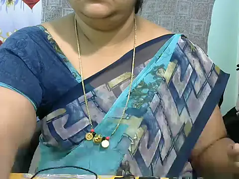 Snapshot of Naughty_Nityaa chatting on 03/08/25, 05:33 Naughty Nityaa online show from 03/08/25, 05:33