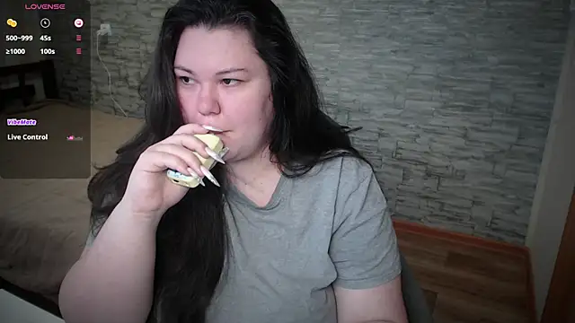 Snapshot of NicaMeow chatting on 03/06/25, 09:58 NicaMeow online show from 03/06/25, 09:58