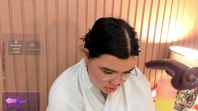 klhoe boobs online show from 02/02/26, 07:51