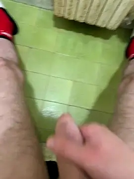 Snapshot of Miky_21 chatting on 11/18/25, 01:33 Miky 21 online show from 11/18/25, 01:33