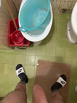 Snapshot of Miky_21 chatting on 11/24/25, 12:54 Miky 21 online show from 11/24/25, 12:54