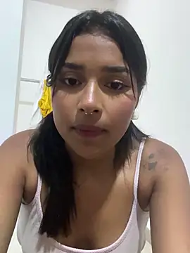 Snapshot of Mariangel_11 chatting on 12/10/24, 12:28 Mariangel 11 online show from 12/10/24, 12:28