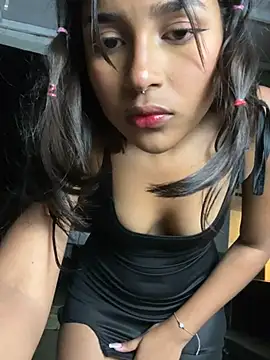 Snapshot of Mariangel_11 chatting on 12/12/24, 12:05 Mariangel 11 online show from 12/12/24, 12:05