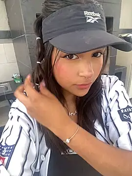 Snapshot of Mariangel_11 chatting on 01/14/25, 02:43 Mariangel 11 online show from 01/14/25, 02:43