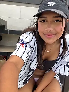 Snapshot of Mariangel_11 chatting on 01/14/25, 05:45 Mariangel 11 online show from 01/14/25, 05:45