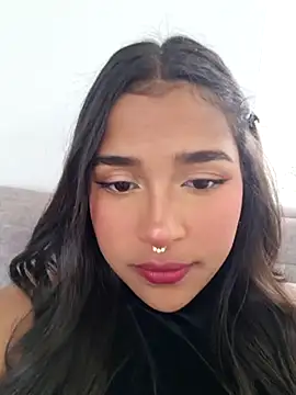 Snapshot of Mariangel_11 chatting on 02/14/25, 02:44 Mariangel 11 online show from 02/14/25, 02:44