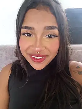 Snapshot of Mariangel_11 chatting on 03/11/25, 02:18 Mariangel 11 online show from 03/11/25, 02:18