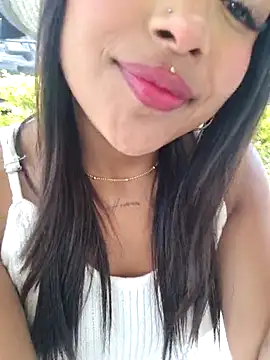 Snapshot of Mariangel_11 chatting on 09/22/25, 03:47 Mariangel 11 online show from 09/22/25, 03:47