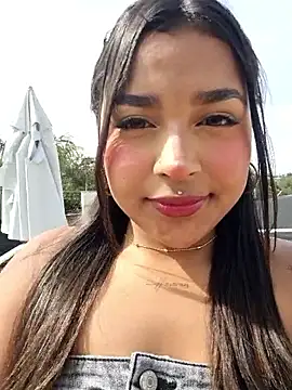 Snapshot of Mariangel_11 chatting on 10/08/25, 02:04 Mariangel 11 online show from 10/08/25, 02:04