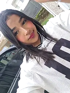 Snapshot of Mariangel_11 chatting on 10/14/25, 01:56 Mariangel 11 online show from 10/14/25, 01:56