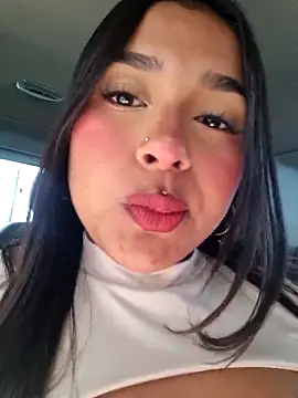 Snapshot of Mariangel_11 chatting on 10/18/25, 02:18 Mariangel 11 online show from 10/18/25, 02:18