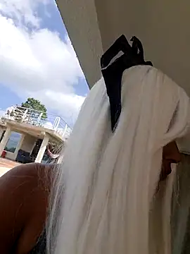 Snapshot of Mariangel_11 chatting on 10/31/25, 02:29 Mariangel 11 online show from 10/31/25, 02:29