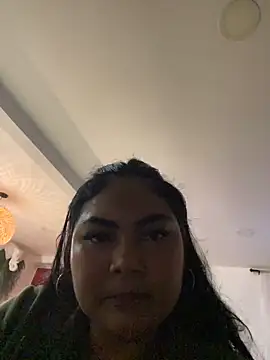 Snapshot of Mariangel_11 chatting on 06/11/26, 12:43 Mariangel 11 online show from 06/11/26, 12:43
