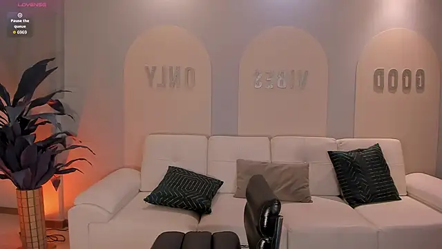 ValeriaRoldanX online show from 05/16/26, 11:53