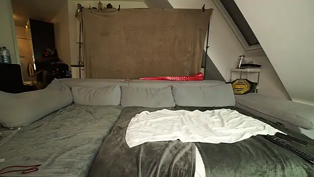 MacTroy online show from 12/10/24, 05:11