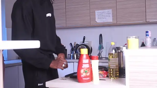 MacTroy online show from 10/07/25, 03:31