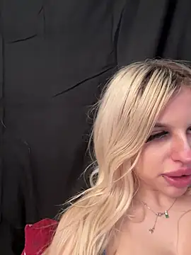 Snapshot of MacTroy chatting on 03/01/26, 12:34 MacTroy online show from 03/01/26, 12:34