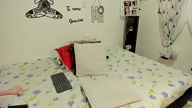 barbaara   online show from 10/20/25, 03:12