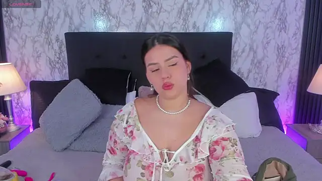 Snapshot of Miamontoya chatting on 05/20/26, 01:06 Miamontoya online show from 05/20/26, 01:06