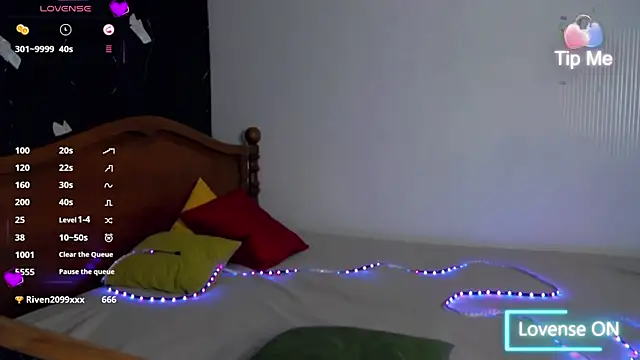 Lillianhot68 online show from 02/10/25, 11:04