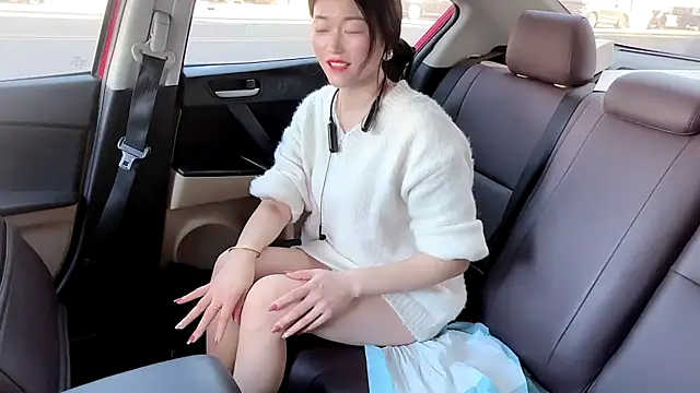 Snapshot of QianF-666 chatting on 03/22/25, 12:17 QianF-666 online show from 03/22/25, 12:17