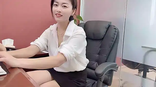 Snapshot of QianF-666 chatting on 10/09/25, 02:31 QianF-666 online show from 10/09/25, 02:31