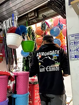 JuanZapata33 online show from 11/11/25, 09:48