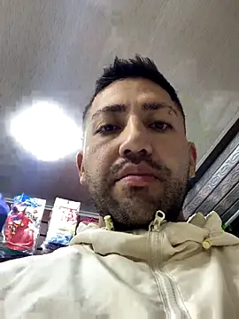 JuanZapata33 online show from 11/16/25, 10:15