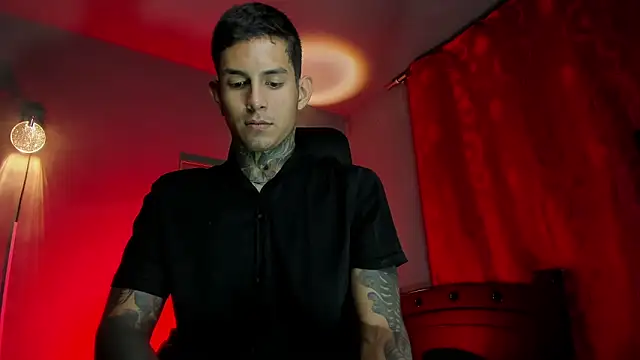 Snapshot of Travistanner_28 chatting on 03/13/26, 12:39 Travistanner 28 online show from 03/13/26, 12:39