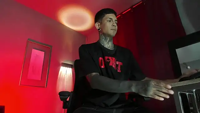 Snapshot of Travistanner_28 chatting on 03/19/26, 12:14 Travistanner 28 online show from 03/19/26, 12:14