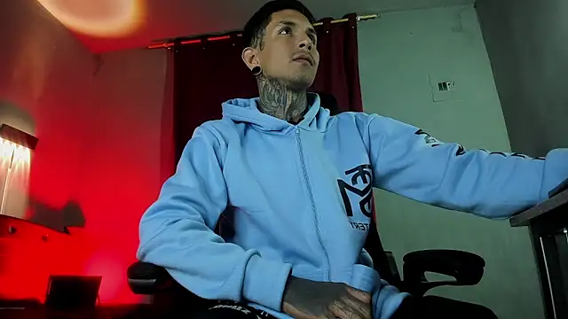 Snapshot of Travistanner_28 chatting on 03/30/26, 04:02 Travistanner 28 online show from 03/30/26, 04:02