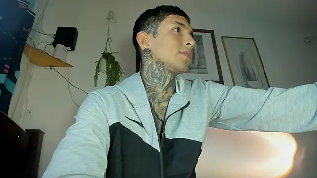 Snapshot of Travistanner_28 chatting on 04/13/26, 10:04 Travistanner 28 online show from 04/13/26, 10:04