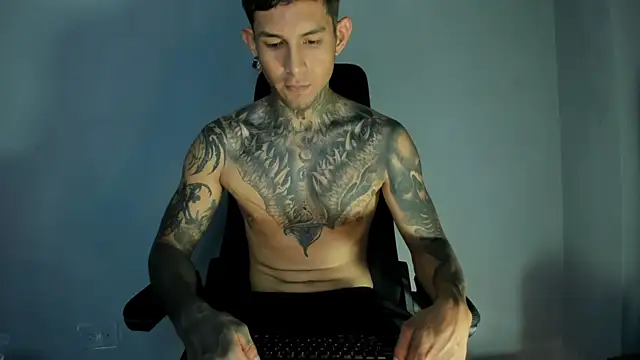 Snapshot of Travistanner_28 chatting on 04/17/26, 10:24 Travistanner 28 online show from 04/17/26, 10:24