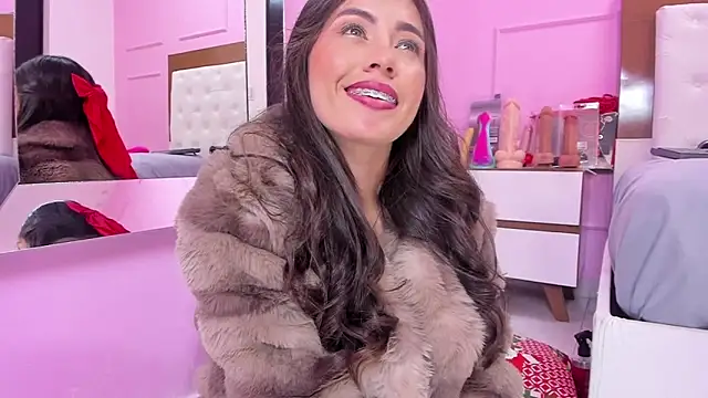 Snapshot of alysonJackson chatting on 12/04/25, 07:44 alysonJackson online show from 12/04/25, 07:44