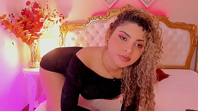 Snapshot of ScarlettDuran chatting on 02/19/25, 07:48 ScarlettDuran online show from 02/19/25, 07:48