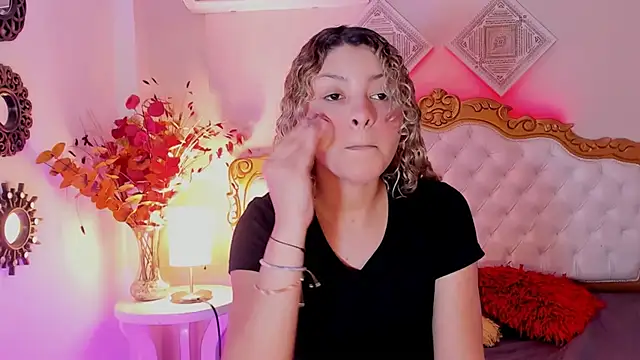 Snapshot of ScarlettDuran chatting on 03/01/25, 07:26 ScarlettDuran online show from 03/01/25, 07:26