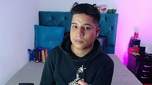 Snapshot of Randy_horny chatting on 02/20/25, 03:23 Randy horny online show from 02/20/25, 03:23