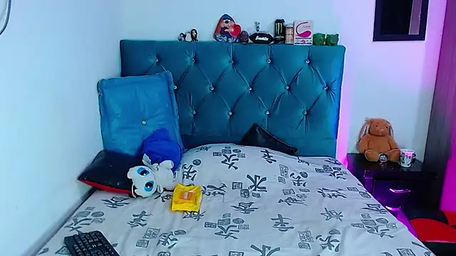 Snapshot of Randy_horny chatting on 03/18/25, 12:05 Randy horny online show from 03/18/25, 12:05