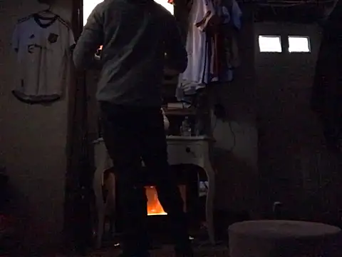 Snapshot of Gman143187 chatting on 12/12/24, 02:22 Gman143187 online show from 12/12/24, 02:22