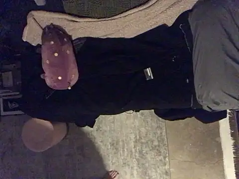 Snapshot of Gman143187 chatting on 12/22/24, 11:44 Gman143187 online show from 12/22/24, 11:44