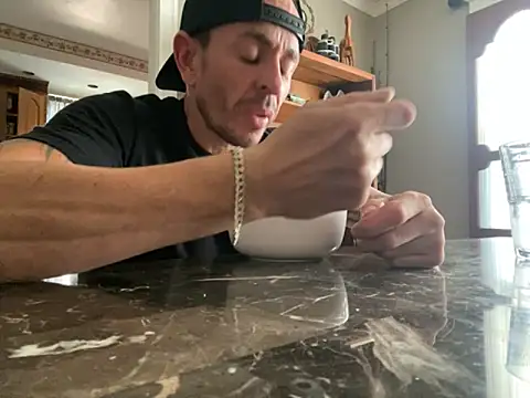 Snapshot of Gman143187 chatting on 10/04/25, 07:45 Gman143187 online show from 10/04/25, 07:45