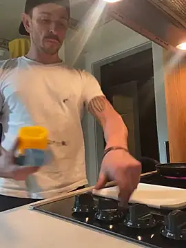 Snapshot of Gman143187 chatting on 10/14/25, 08:20 Gman143187 online show from 10/14/25, 08:20