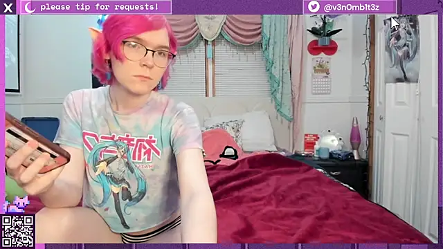 Snapshot of v3n0mb1t3z chatting on 09/29/25, 03:00 v3n0mb1t3z online show from 09/29/25, 03:00