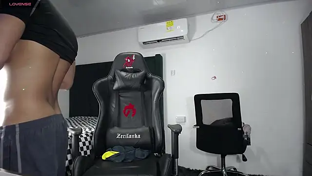 Snapshot of man_dur07 chatting on 12/07/24, 12:52 man dur07 online show from 12/07/24, 12:52