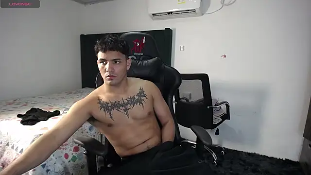 Snapshot of man_dur07 chatting on 01/07/25, 12:45 man dur07 online show from 01/07/25, 12:45