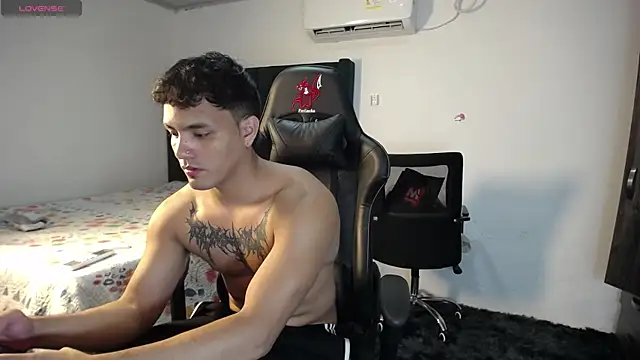 Snapshot of man_dur07 chatting on 01/07/25, 11:35 man dur07 online show from 01/07/25, 11:35