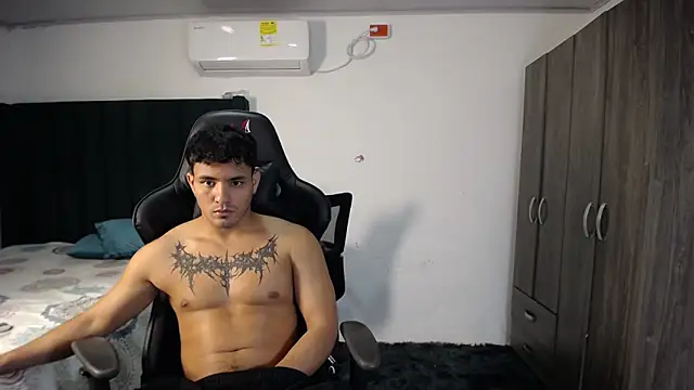 Snapshot of man_dur07 chatting on 01/16/25, 11:48 man dur07 online show from 01/16/25, 11:48