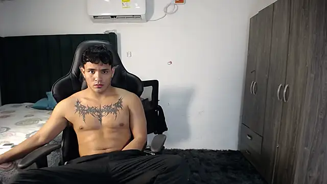 Snapshot of man_dur07 chatting on 01/18/25, 12:13 man dur07 online show from 01/18/25, 12:13