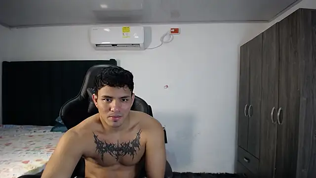 Snapshot of man_dur07 chatting on 01/26/25, 08:56 man dur07 online show from 01/26/25, 08:56